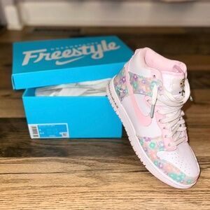 NIB Nike X Doernbecher Dunk High DBXIX "Macey" Size 8W / 6.5 M